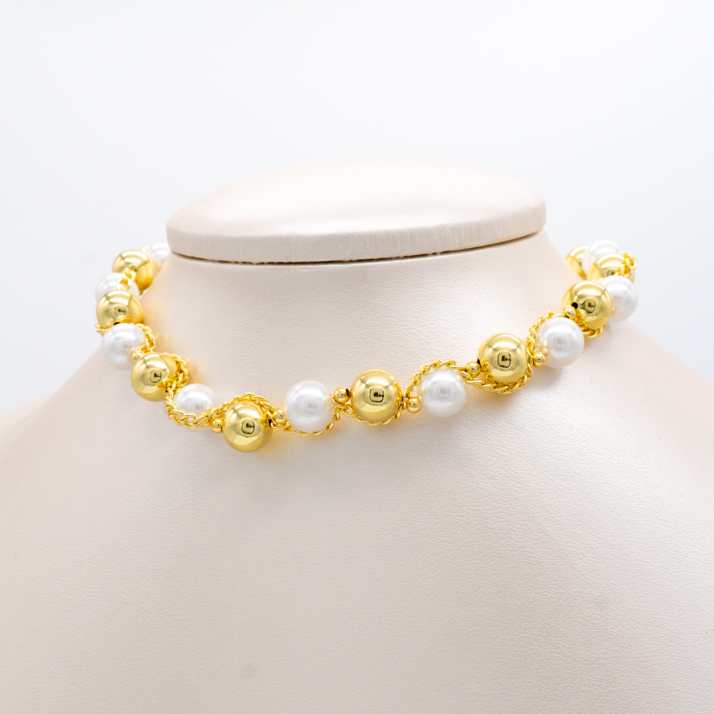 COLLAR